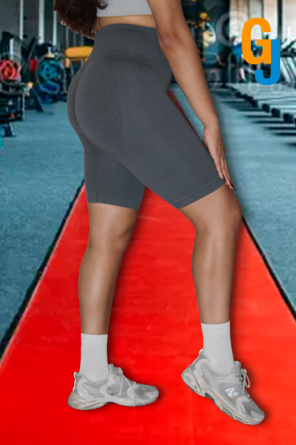 Short Deportivo Gris Oscuro